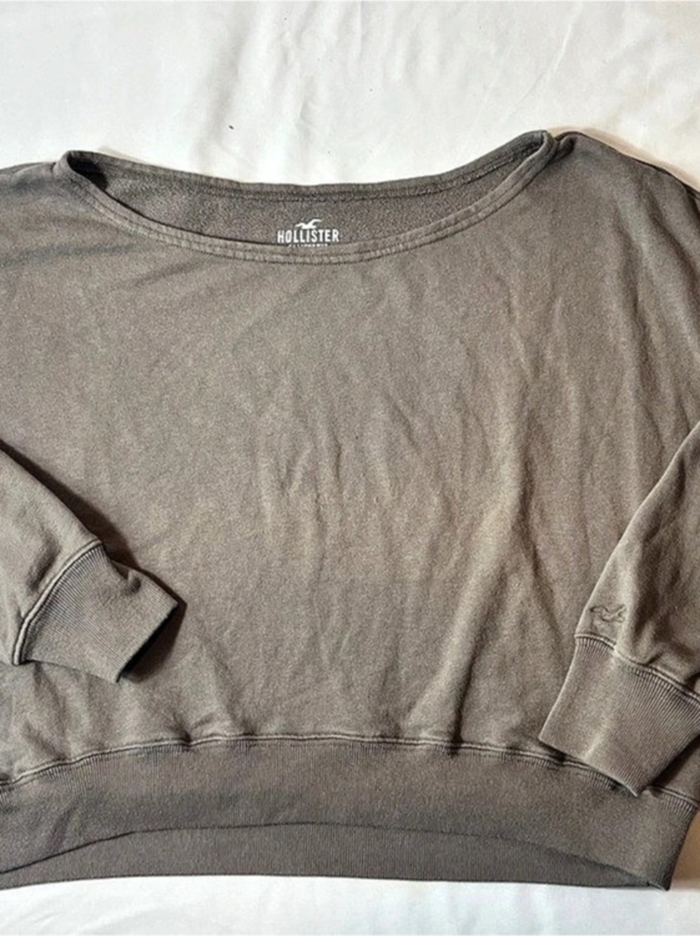 Hollister Easy Off-the-Shoulder Cripped Sweatshirt Grey Small